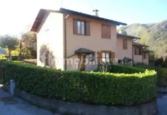 Villetta a schiera in vendita a Magreglio