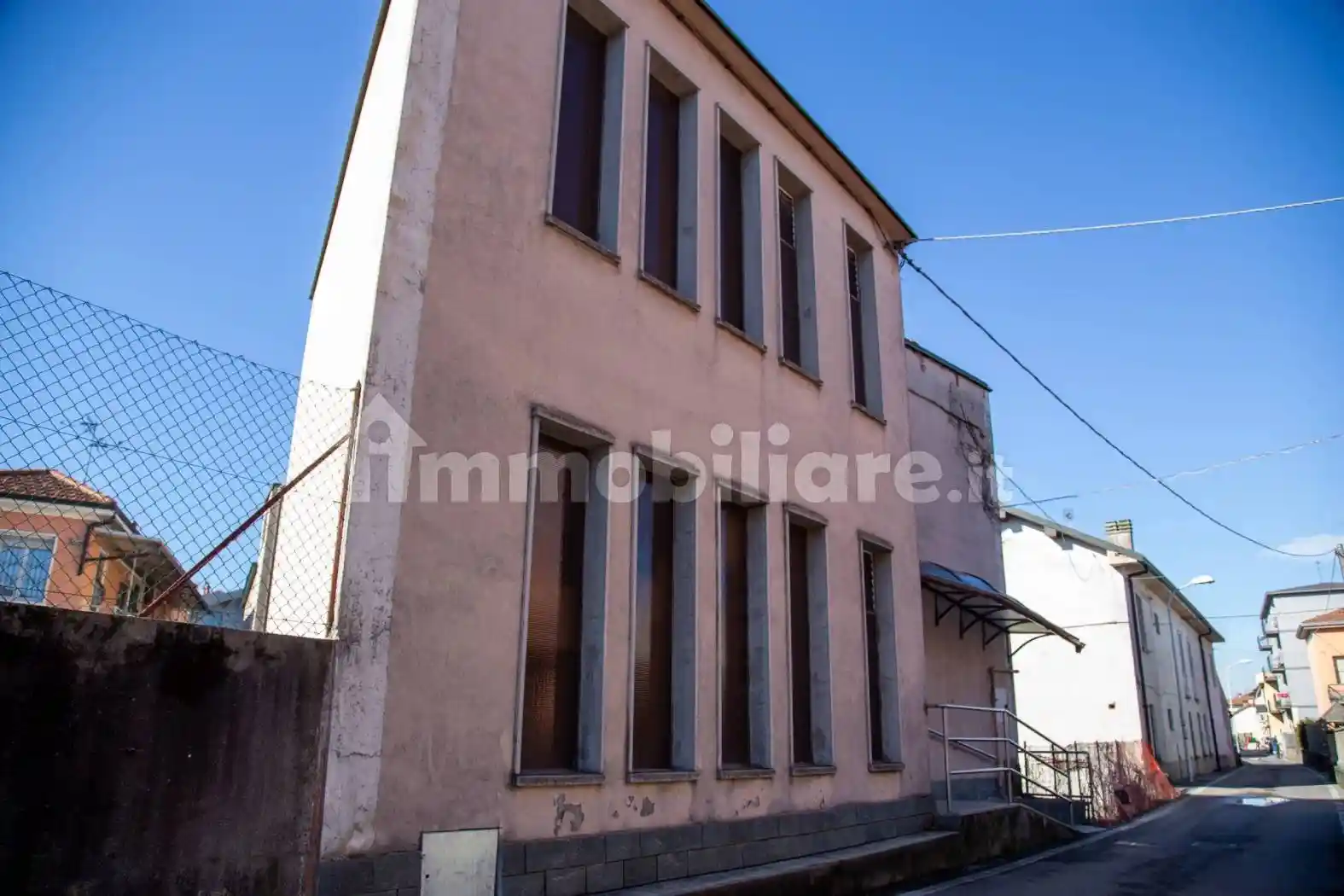 Palazzo - Edificio in vendita a Fara Gera d'Adda