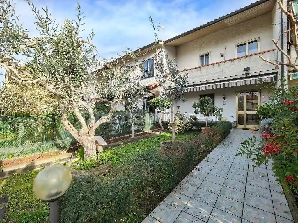 Villetta a schiera - foto 2