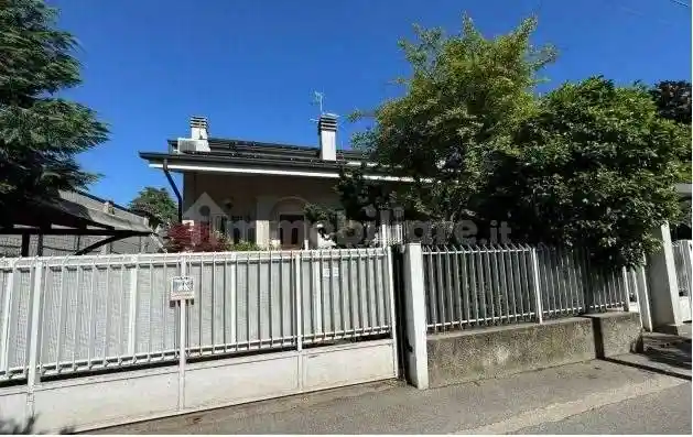 Villa in vendita a Paderno Dugnano