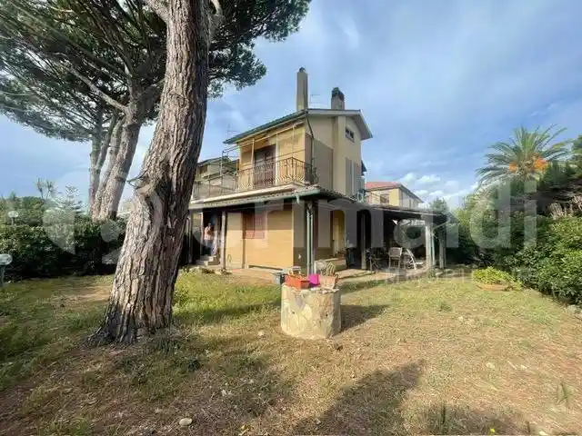 Villa in vendita a Santa Marinella