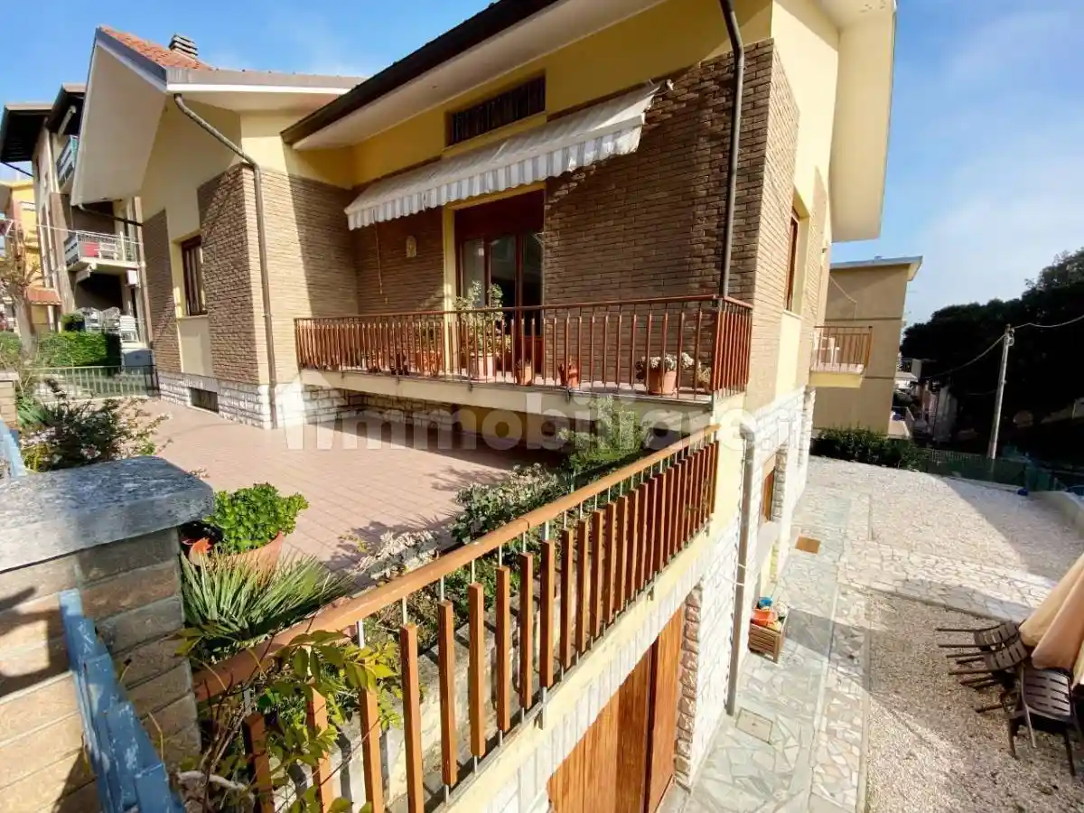 Villa in vendita a Pesaro