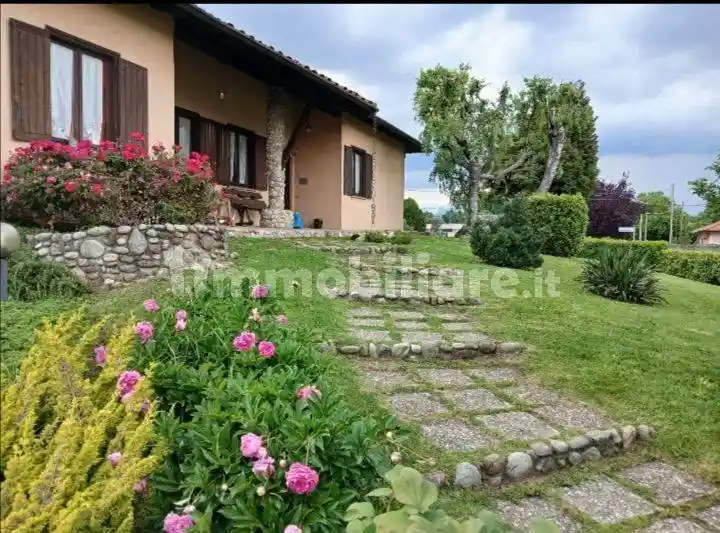 Villa in vendita a Guanzate