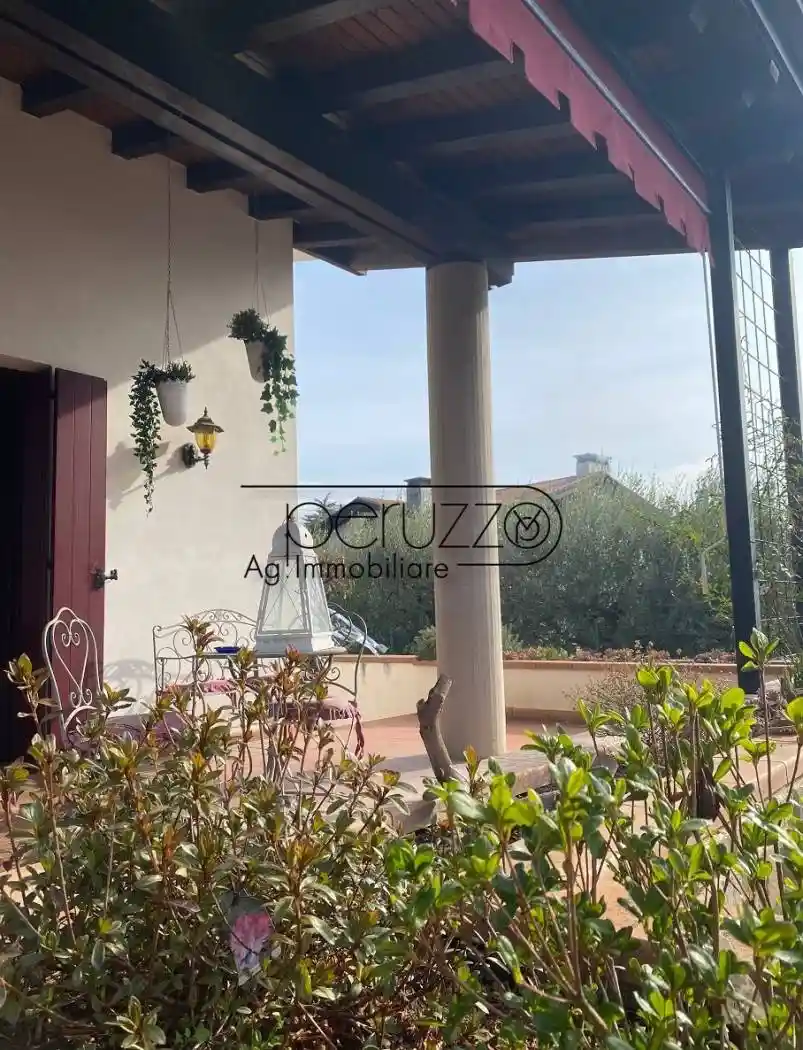 Villa in vendita a Pove del Grappa
