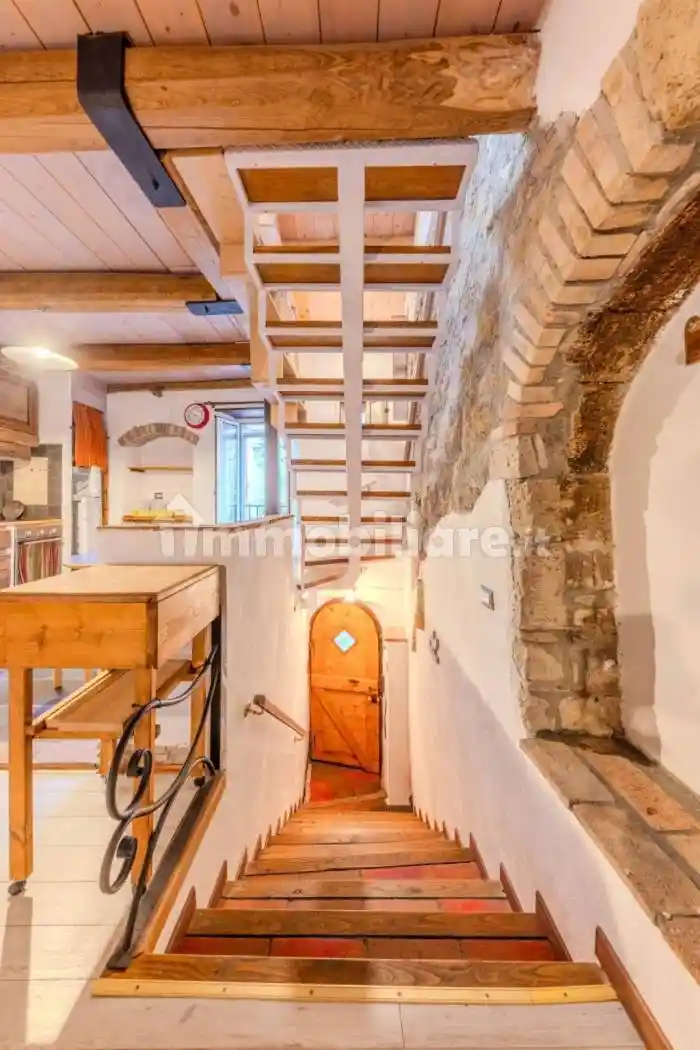 Casa indipendente in vendita a Valentano