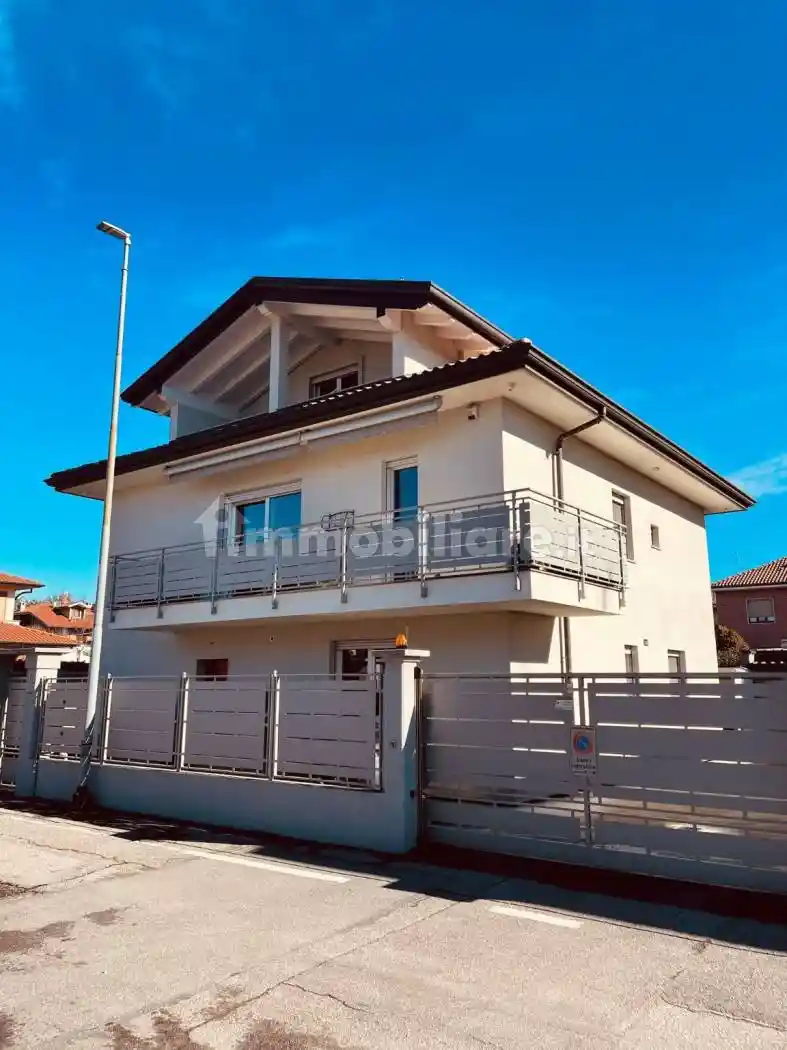 Villa in vendita a Senago