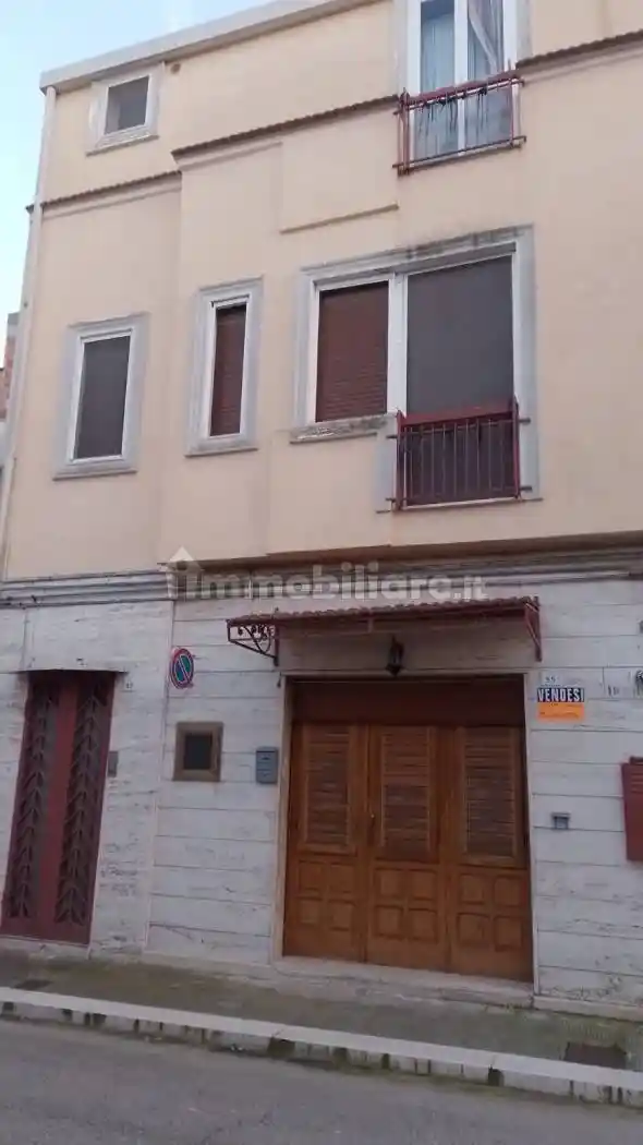 Palazzo - Edificio in vendita a San Ferdinando di Puglia