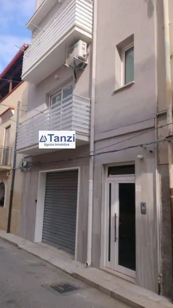 Palazzo - Edificio in vendita a Barletta