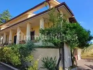 Villa in vendita a Lanuvio