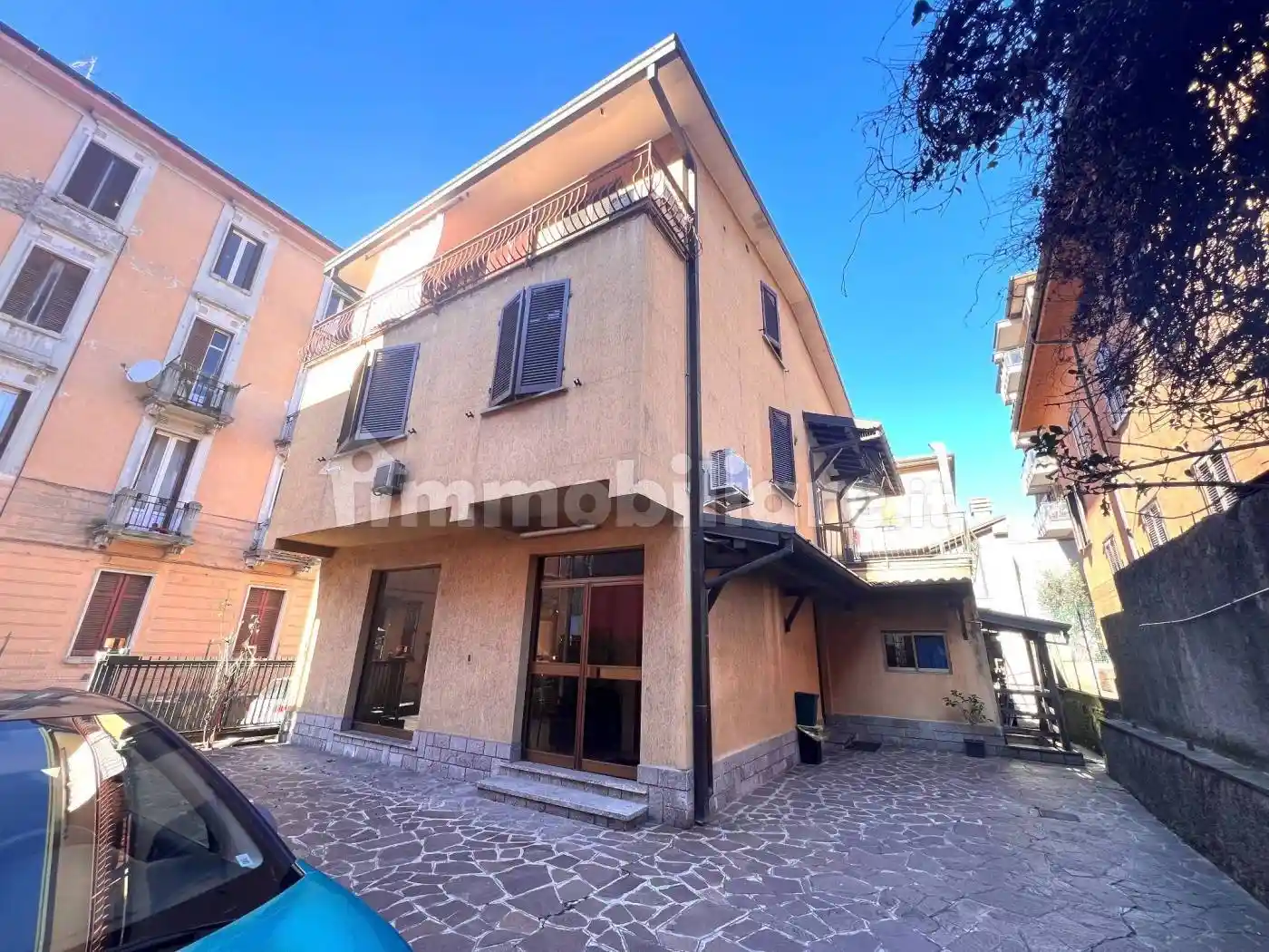 Casa indipendente in vendita a Como