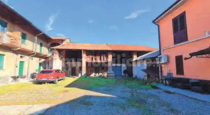 Casa indipendente in vendita a Bareggio