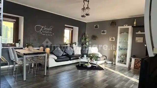 Appartamento in vendita a Lonate Ceppino