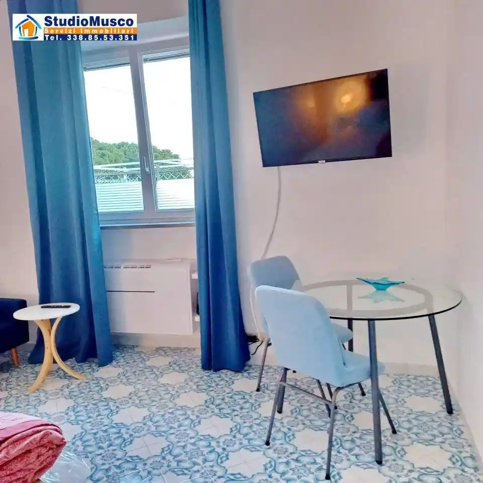 Appartamento in affitto a Capri