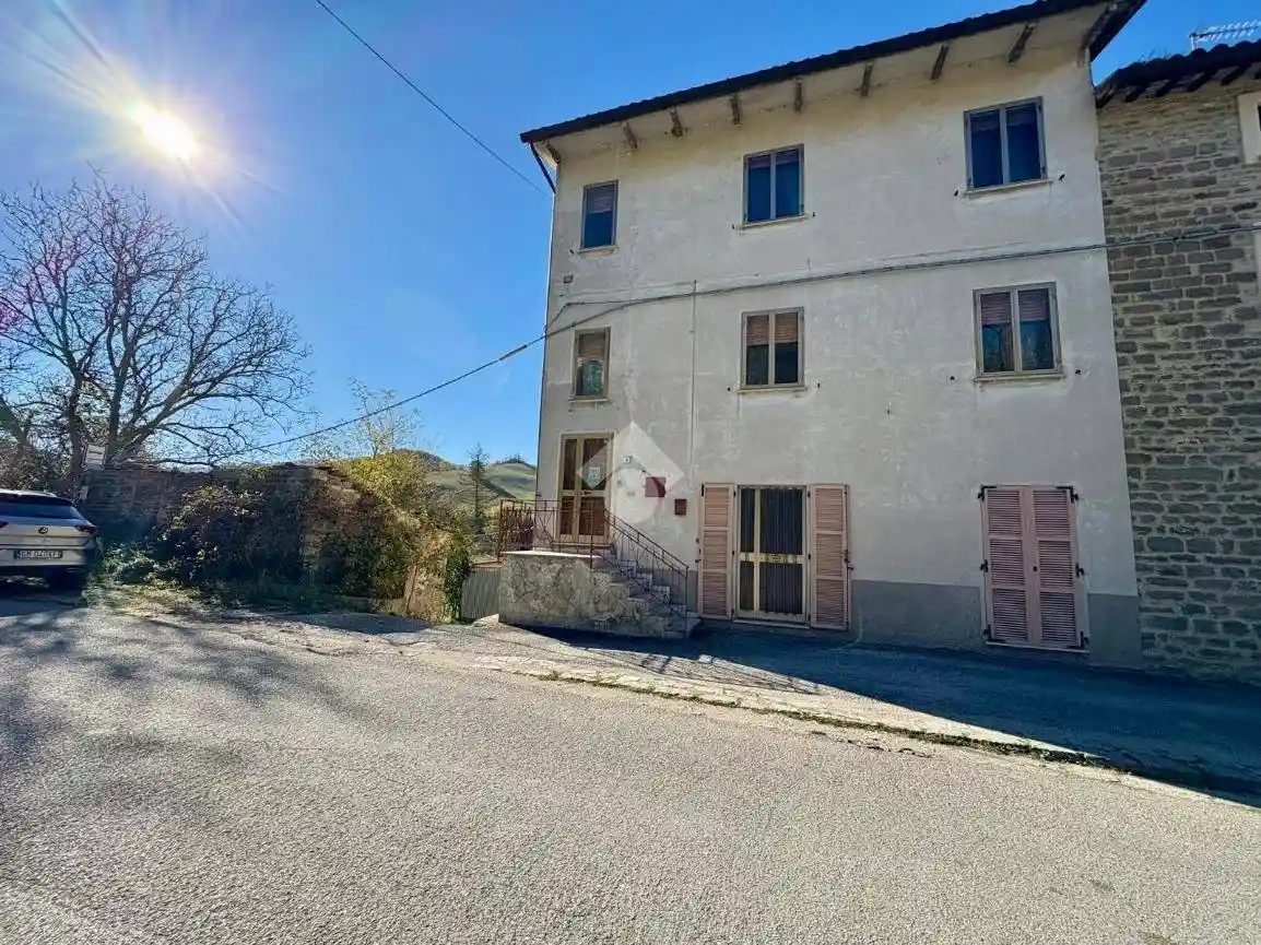 Appartamento in vendita a Cantiano