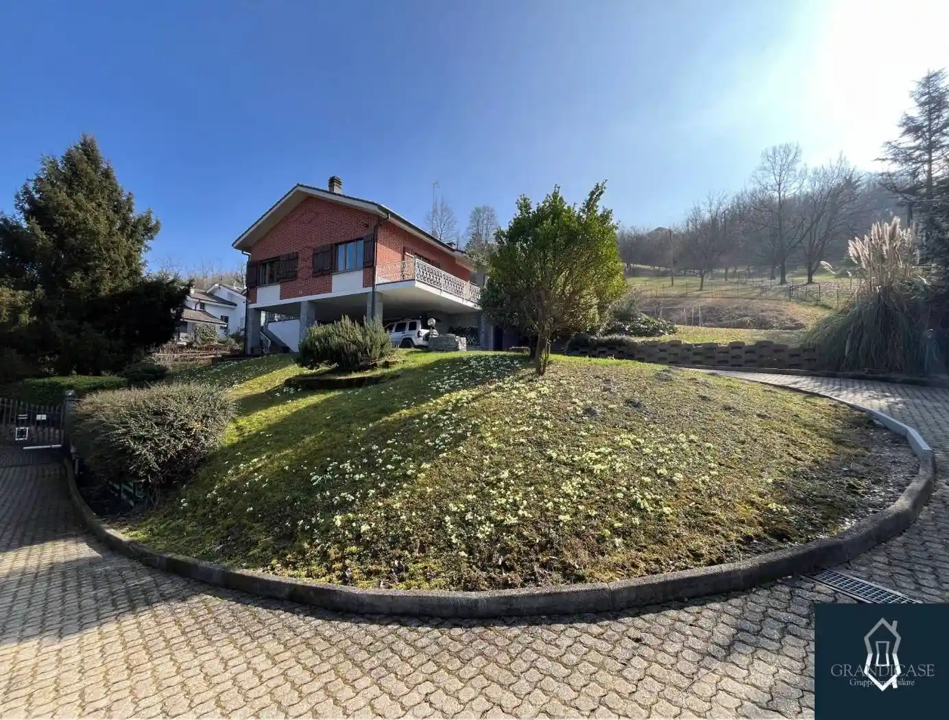 Villa in vendita a Cinzano