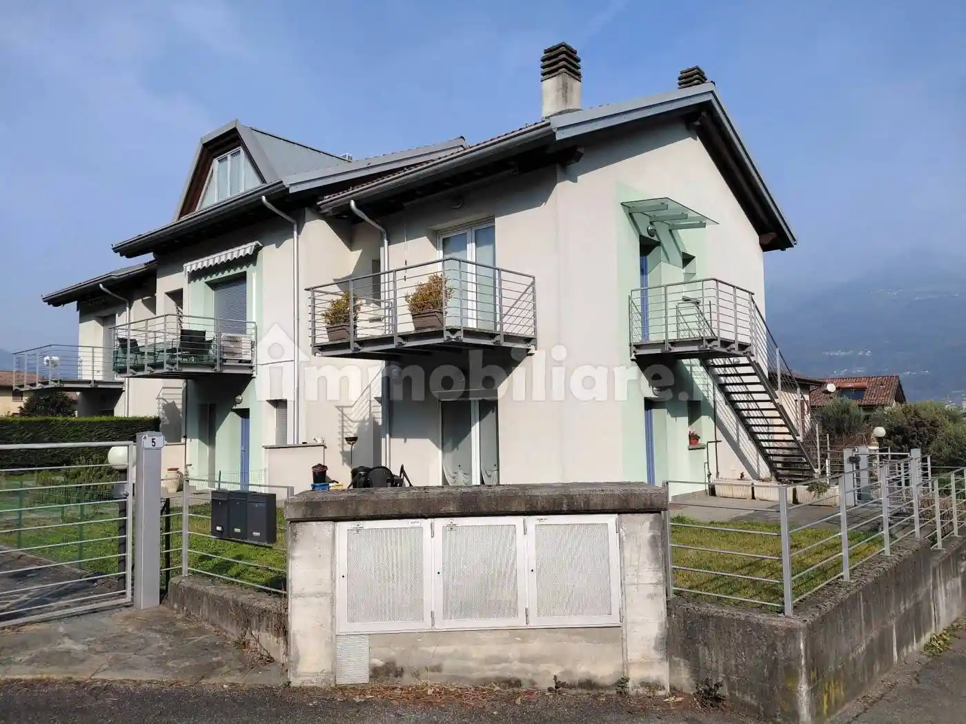 Appartamento in affitto a Colico