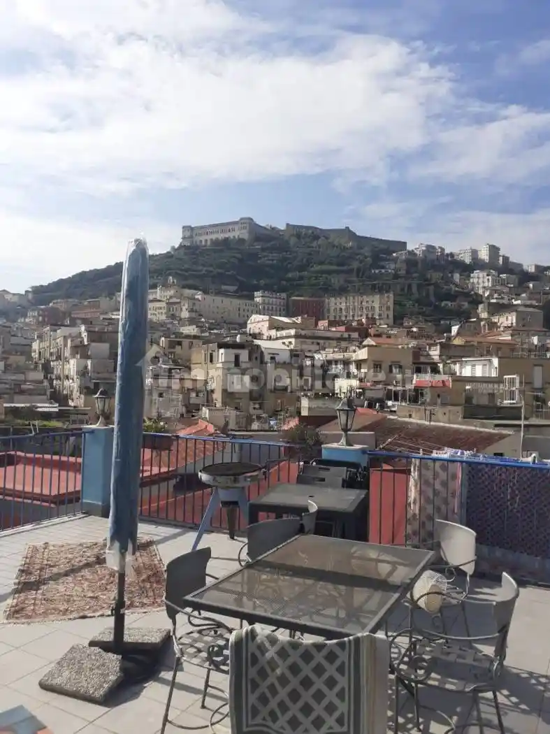Appartamento in affitto a Napoli