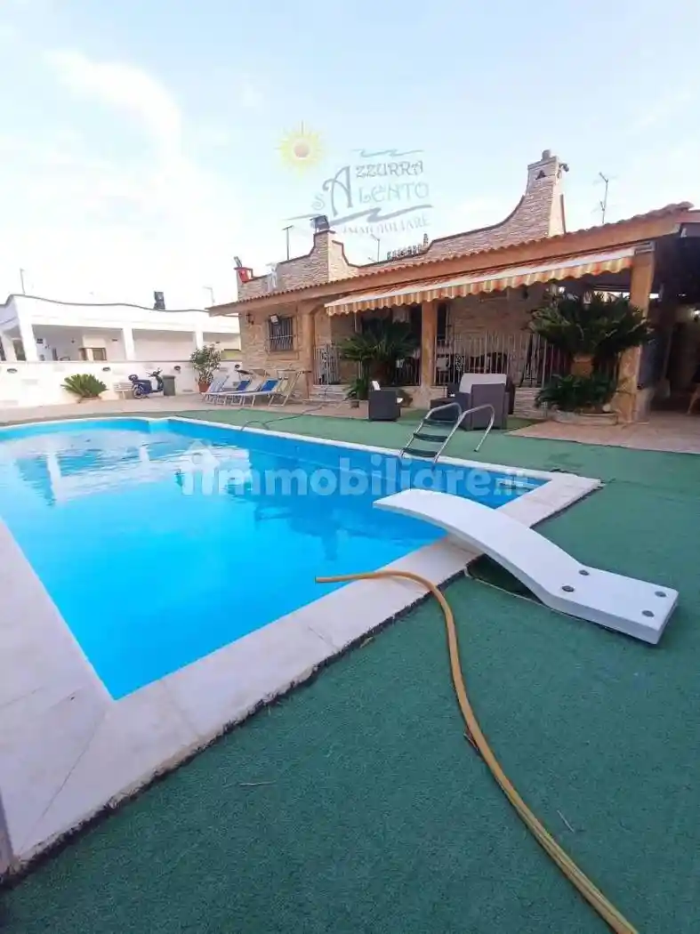 Villa in vendita a Maruggio