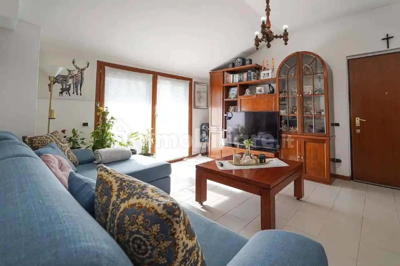 Appartamento in vendita a Presezzo