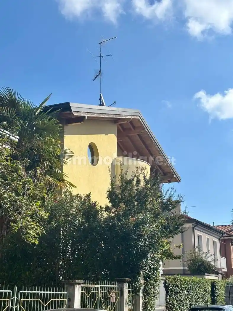 Villa in affitto a Cusano Milanino