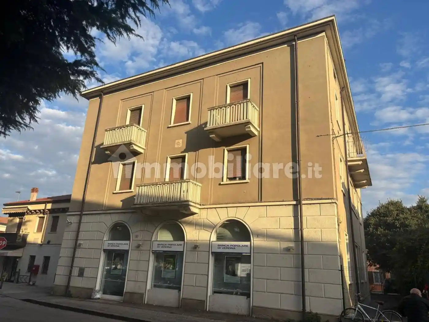 Palazzo - Edificio in vendita a Verona