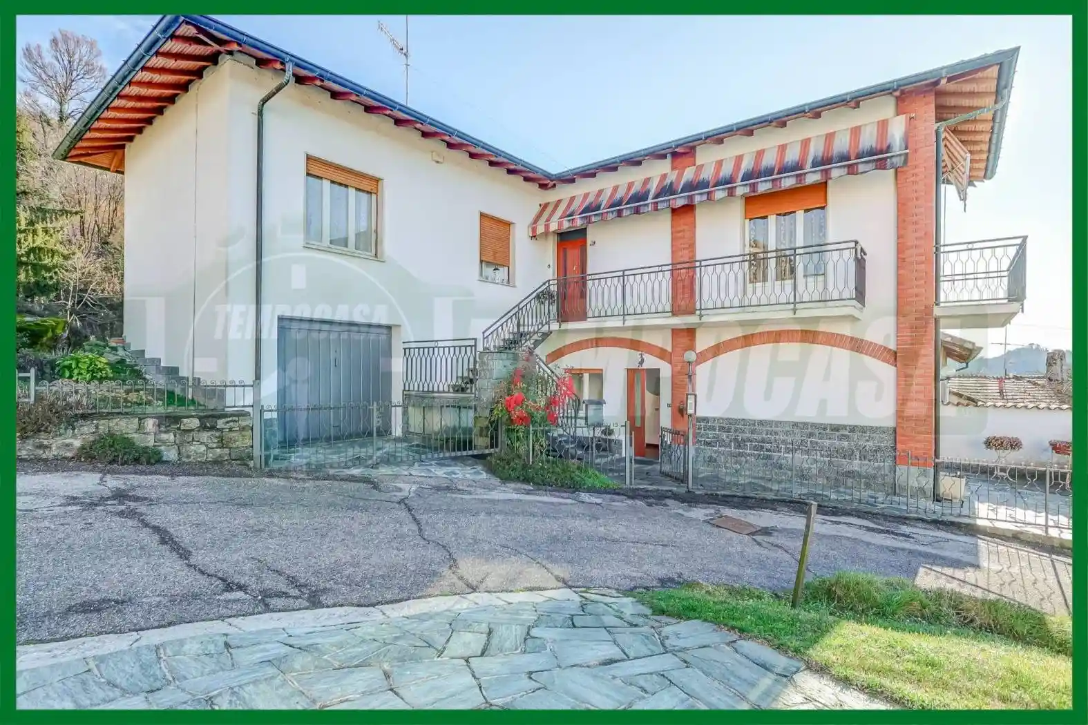 Villa in vendita a Cocquio-Trevisago