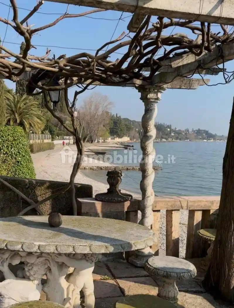 Appartamento in affitto a Padenghe sul Garda