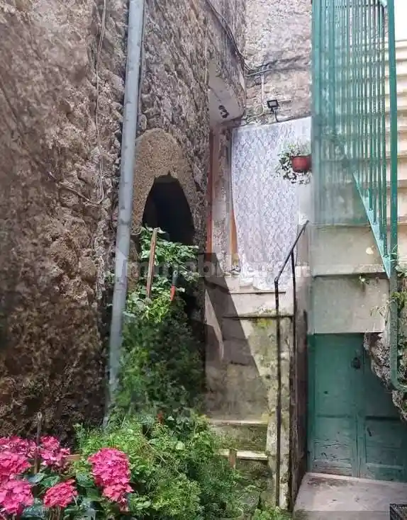 Appartamento in vendita a Poli