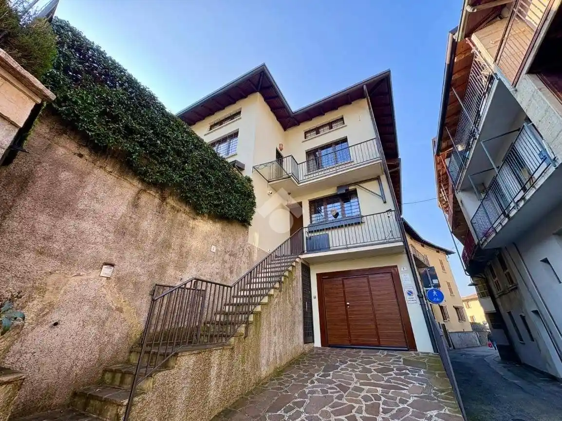 Casa indipendente in vendita a Pradalunga