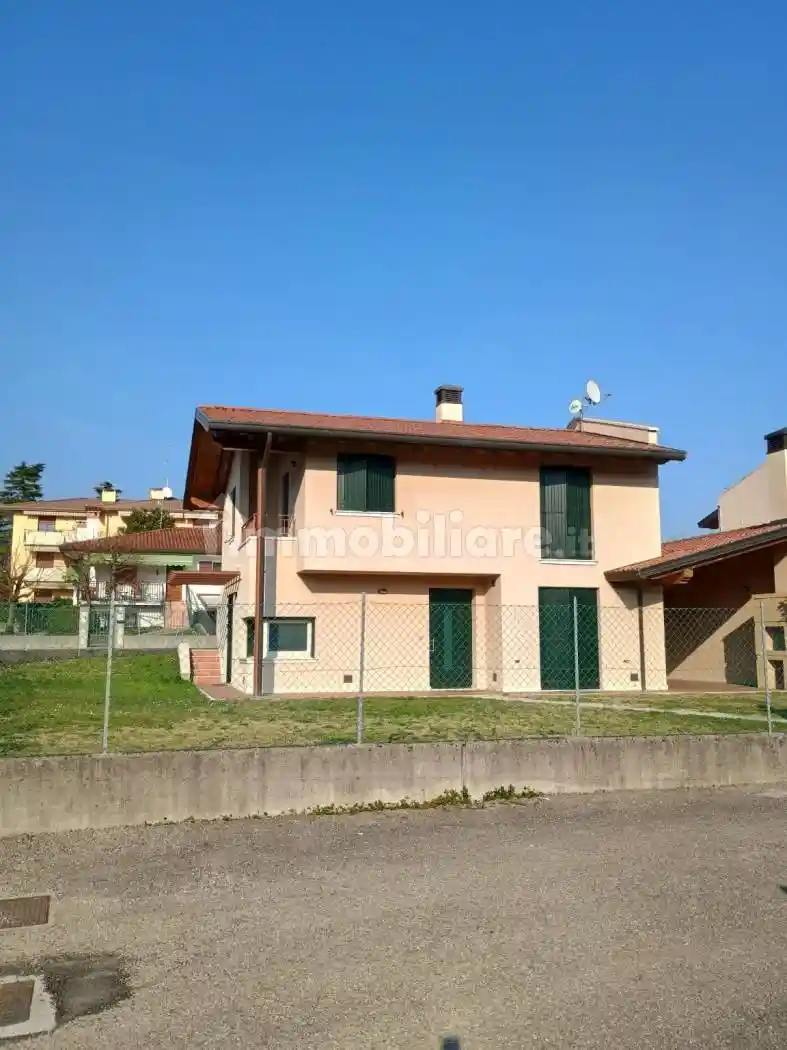 Casa indipendente in vendita a Budoia
