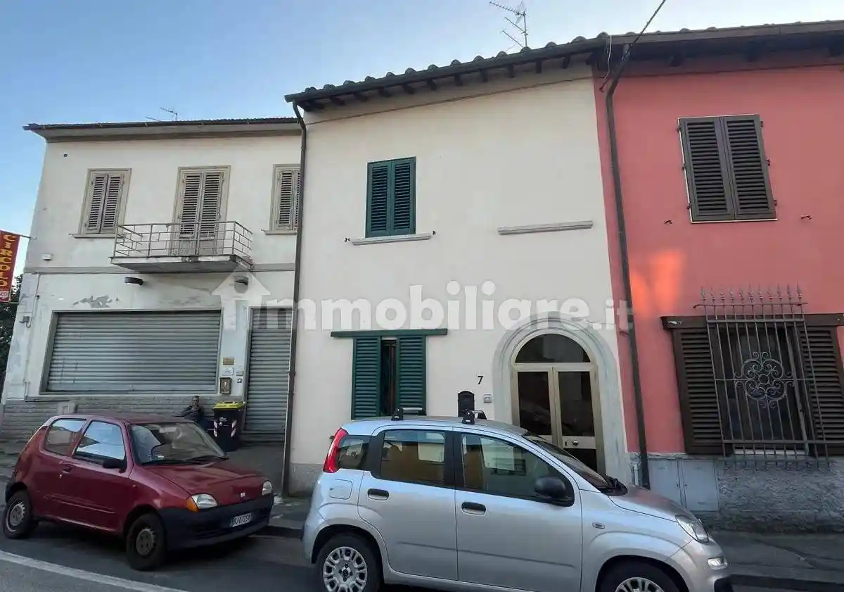 Casa indipendente in vendita a Campi Bisenzio