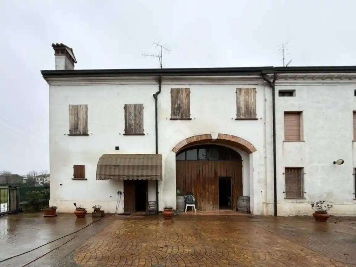 Villa in vendita a Gualtieri