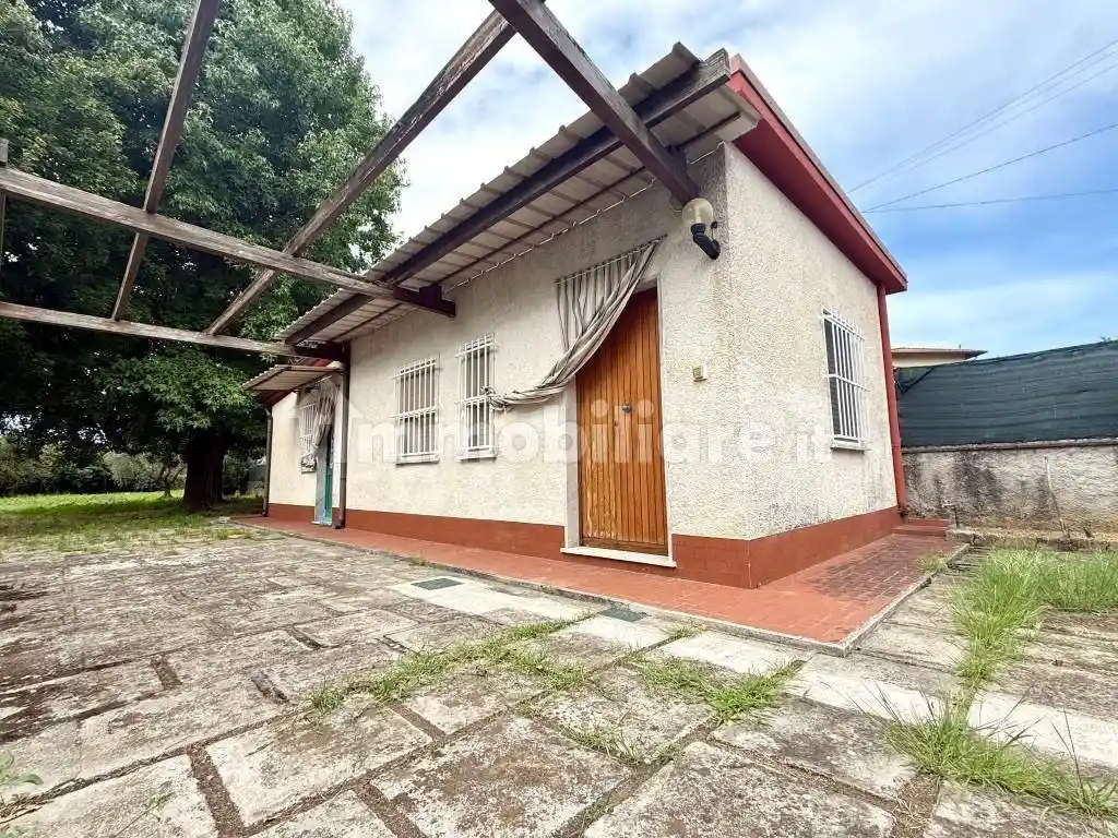Casa indipendente in vendita a Massa