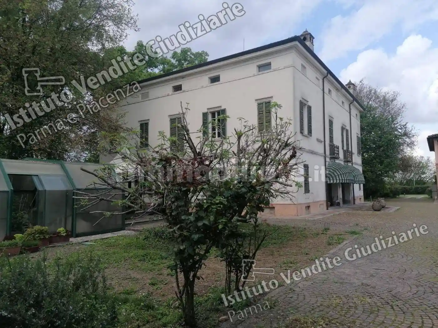 Villa in vendita a Parma