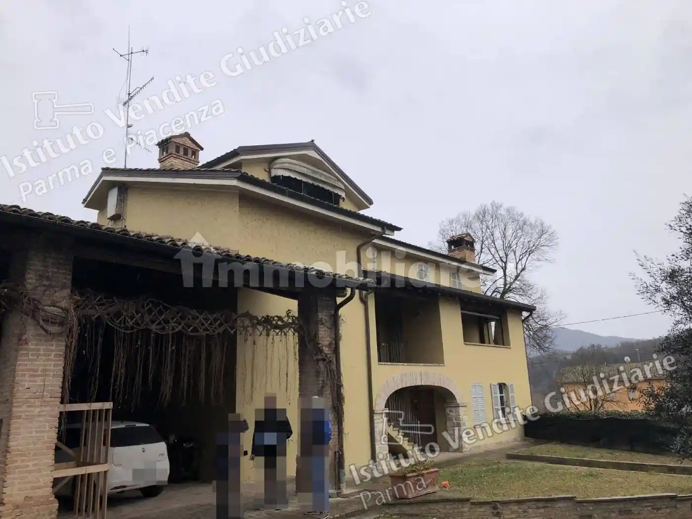 Casa indipendente in vendita a Varano de' Melegari
