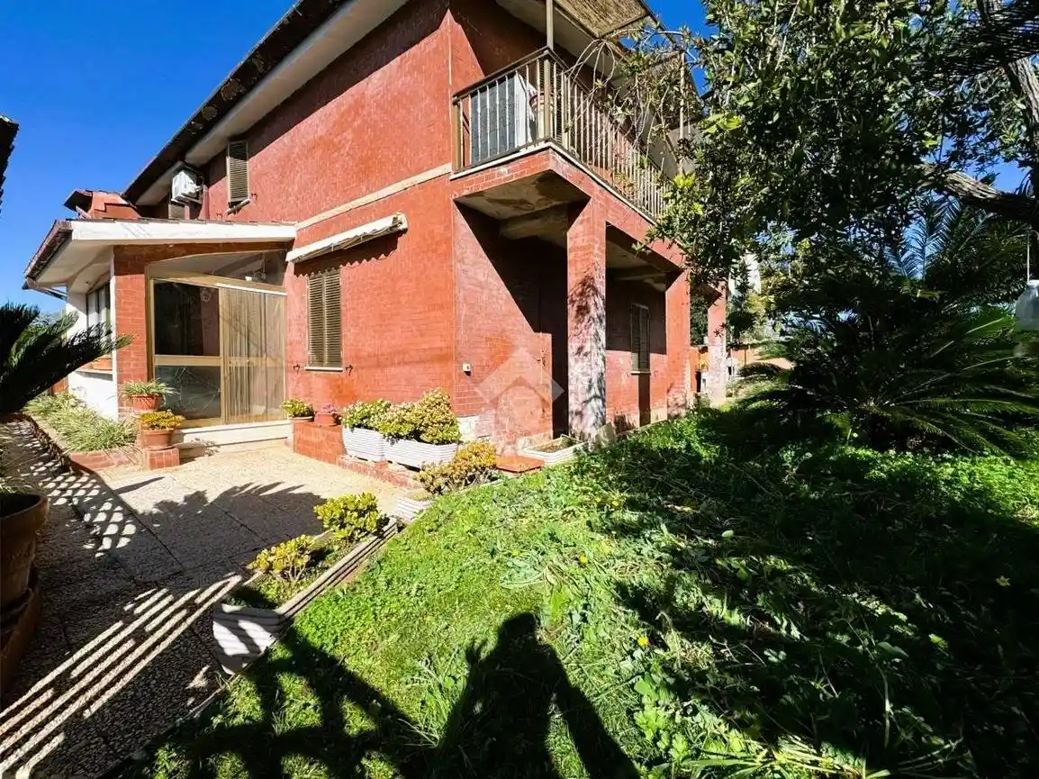 Villa in vendita a Cisterna di Latina