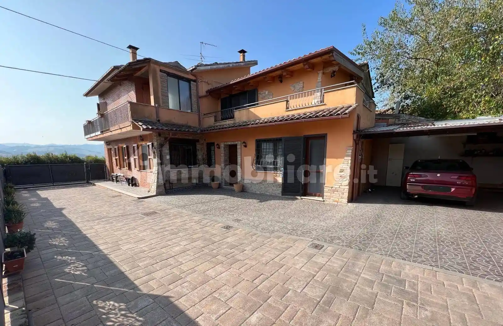 Villa in vendita a Vallefoglia