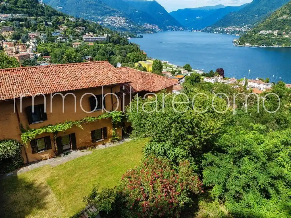 Villa in vendita a Como