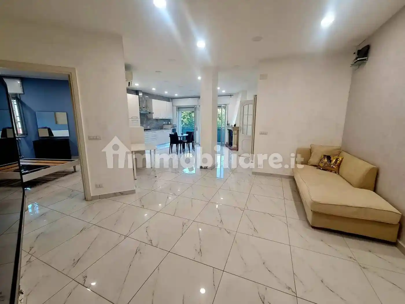 Appartamento in affitto a Napoli