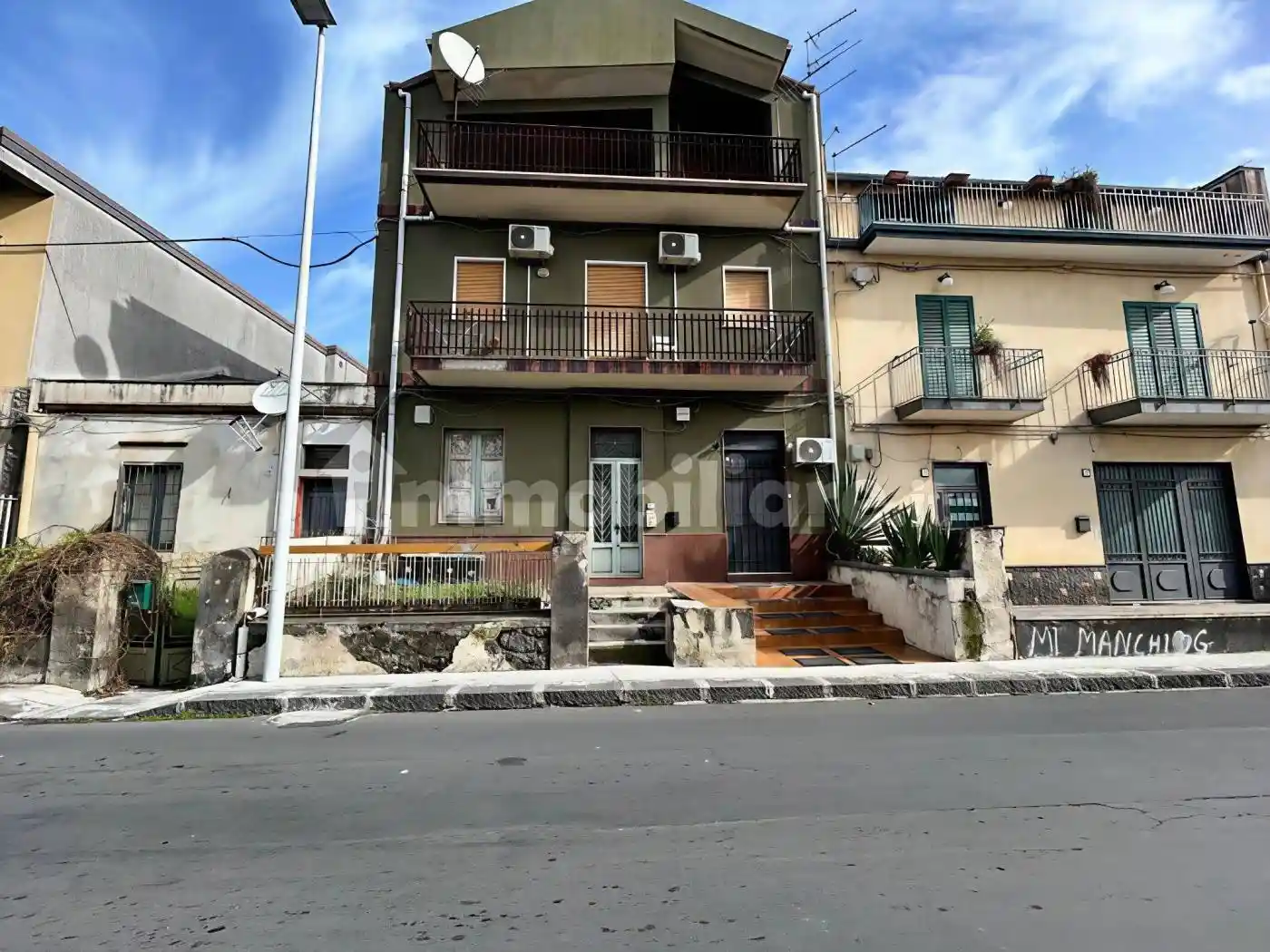 Palazzo - Edificio in vendita a Belpasso