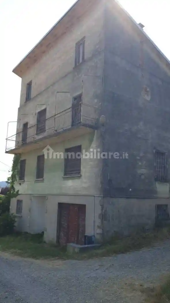 Casa indipendente in vendita a Alta Val Tidone