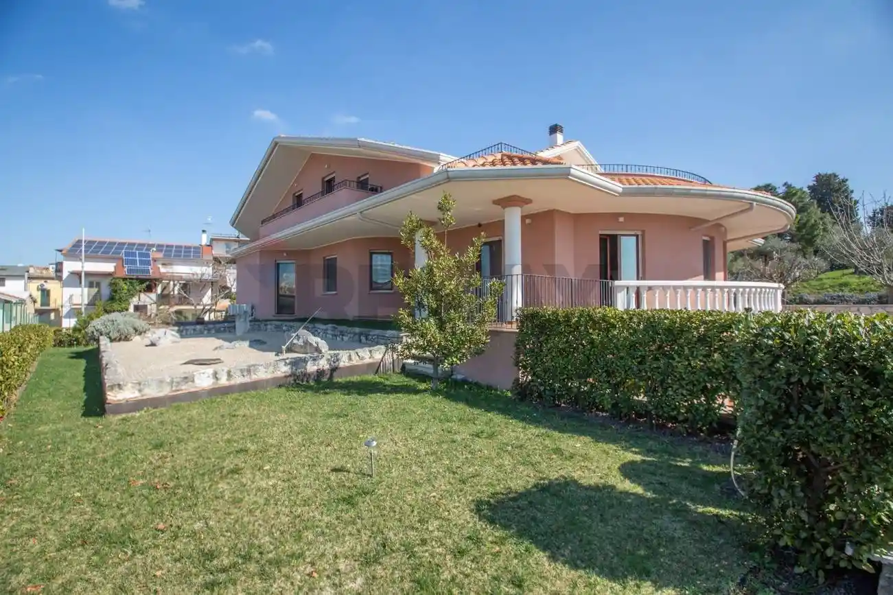 Villa in vendita a Castel Frentano