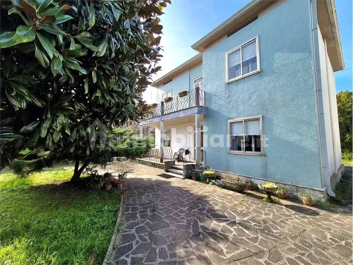 Villa in vendita a Buttapietra