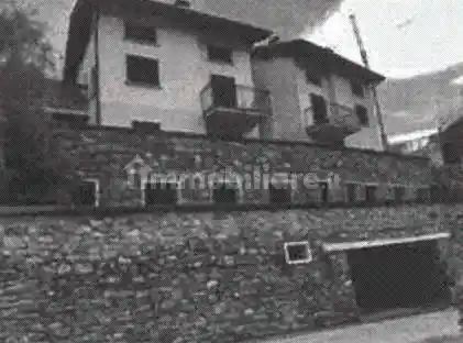 Villa in vendita a Sondrio