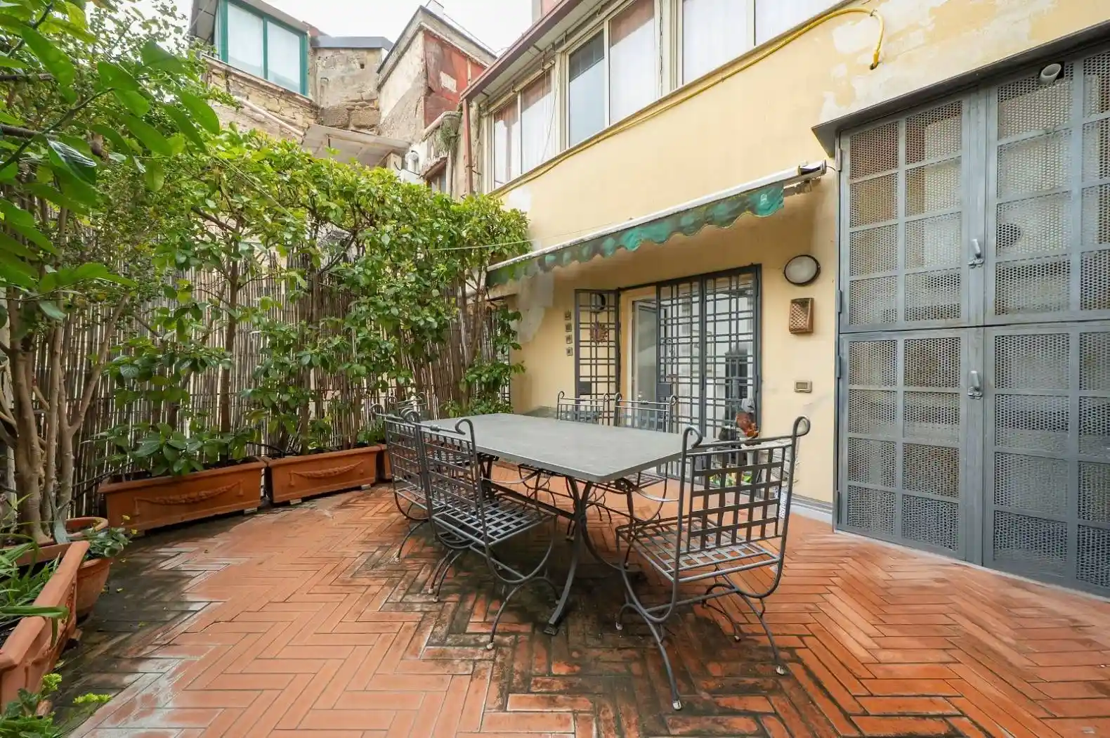 Appartamento in vendita a Napoli