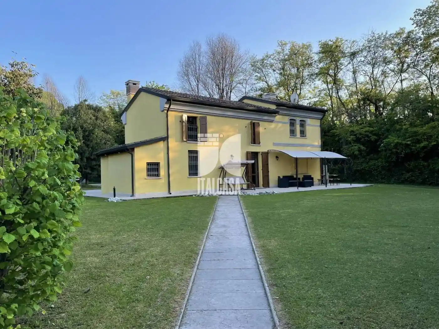 Villa in vendita a Mantova