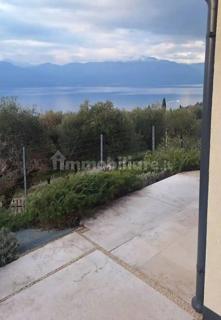 Villa in vendita a Torri del Benaco