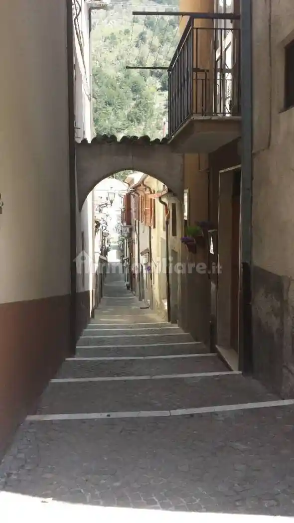 Casa indipendente in vendita a Introdacqua