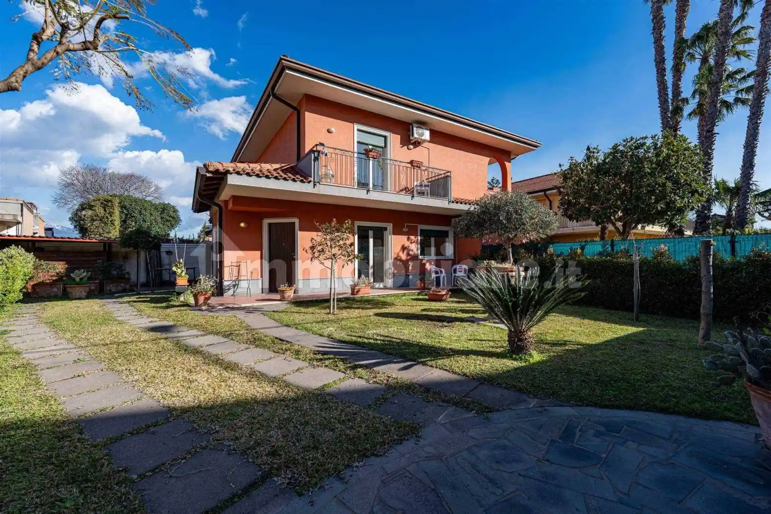 Villa in affitto a Valverde