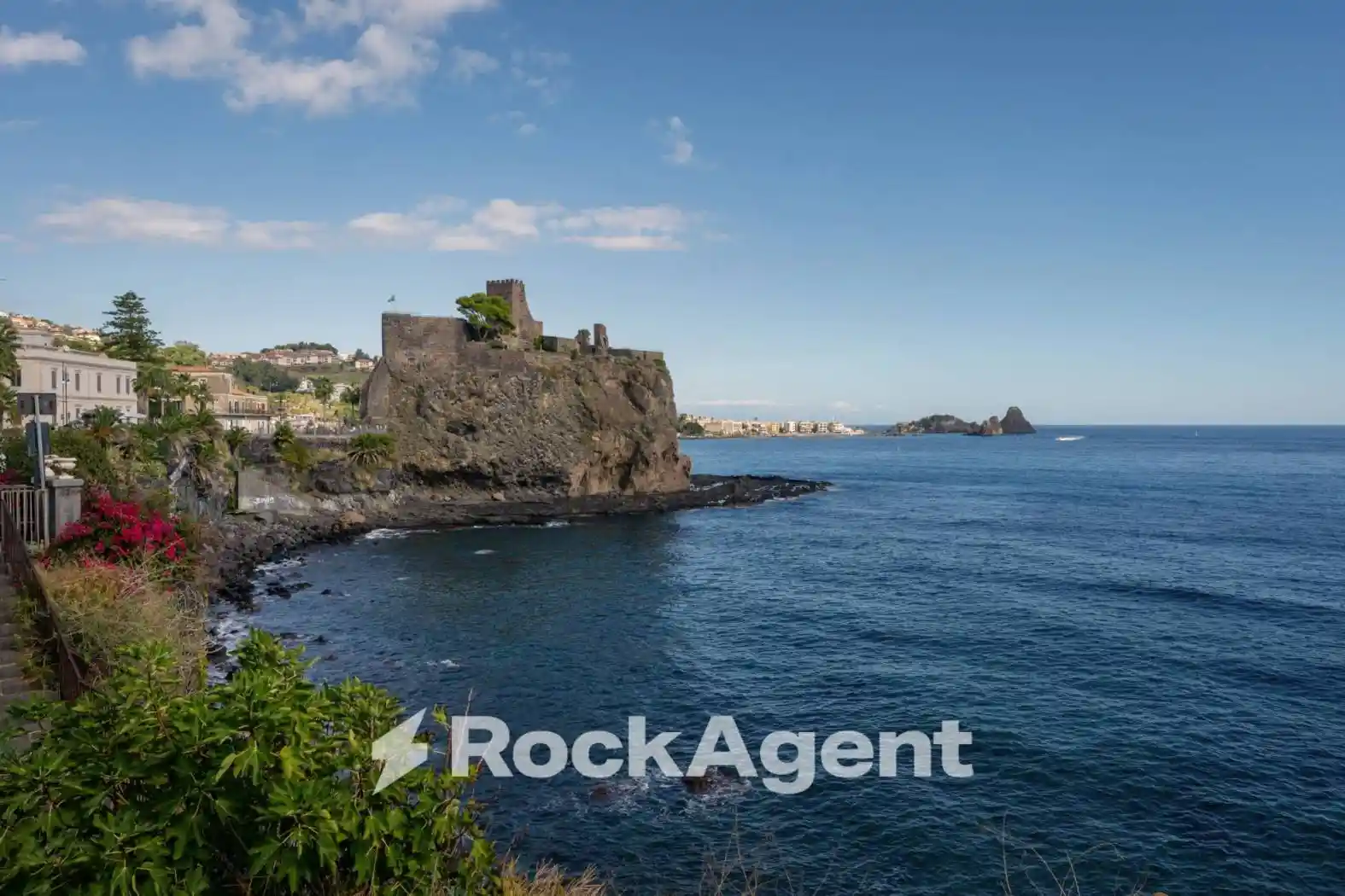 Casa indipendente in vendita a Aci Castello